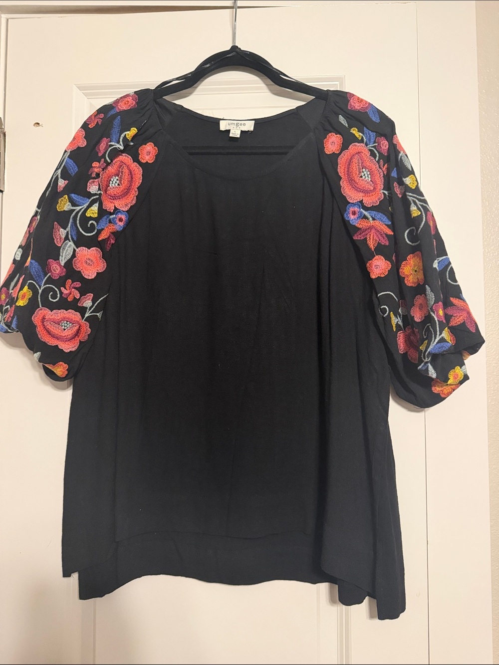 Umgee Black Embroidered Sleeve Top - Picture 4 of 8